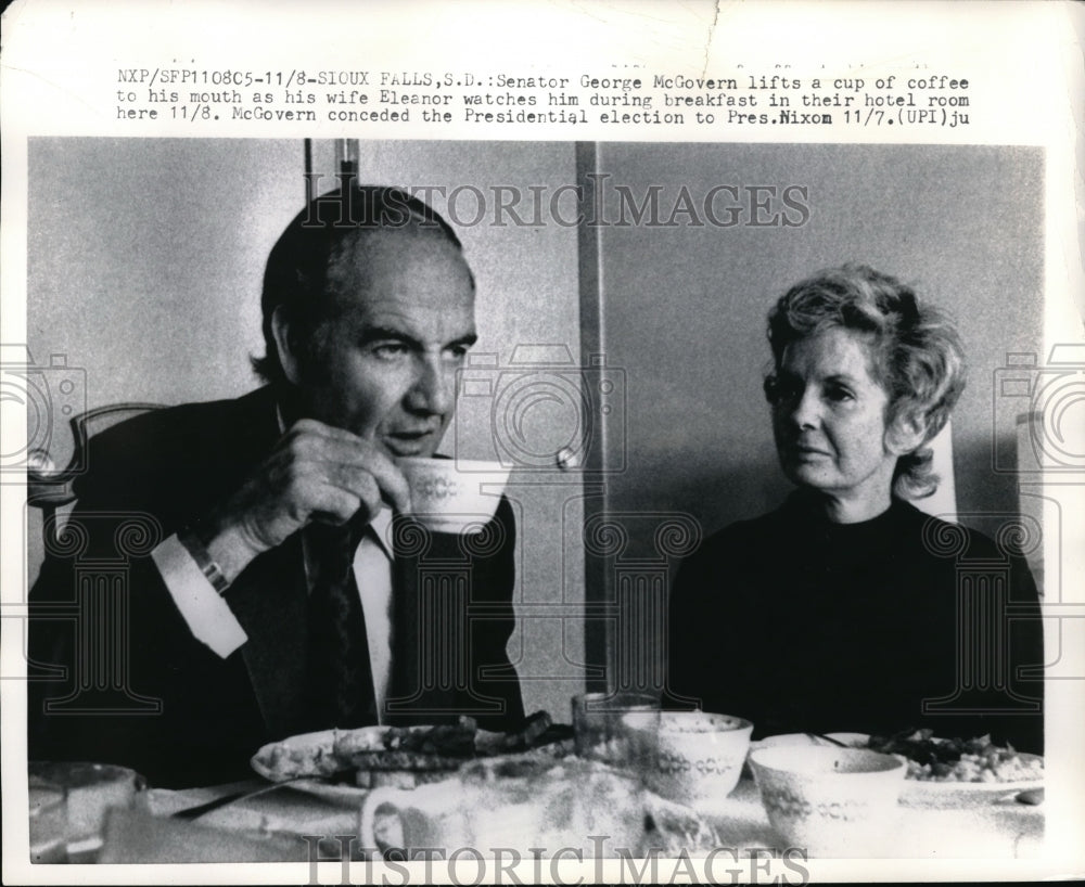 Press Photo Senator George McGovern and wife Eleanor Breakfast - neb49047 - Historic Images