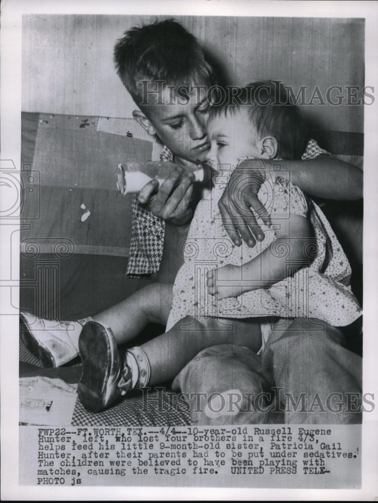 1956 Press Photo Ft Worth, Tx Russell E Hunter, age 10 &amp; baby Patricia-Historic Images