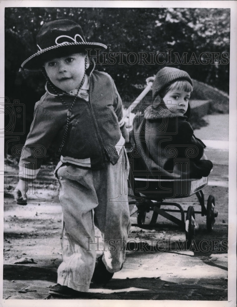 1952 Press Photo Jerry Hedgepeth Donna Brooks - neb49323 - Historic Images