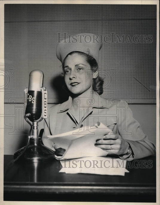 1942 Press Photo Pauline Rush Fadiman Conducts Children and the War - neb49345 - Historic Images