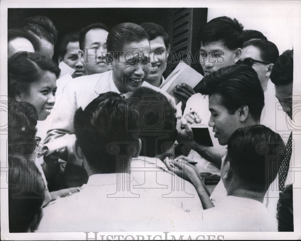 1957 Press Photo Bankok, Thailand Marshal Sarit Thanarat ousted Premier - Historic Images