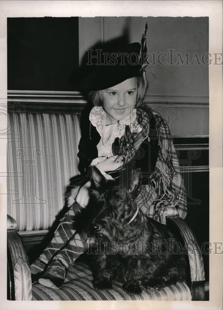 1939 Press Photo Boston, Mass/ Jane Gray, age 6 at Debutant Dogs party-Historic Images