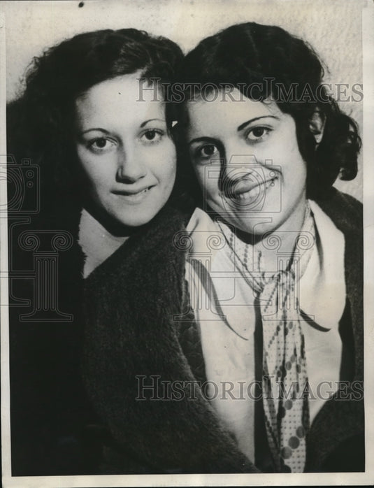 1932 Helen Gerth & Ann Senese, Chicago Youths Stopped by Police - Historic Images