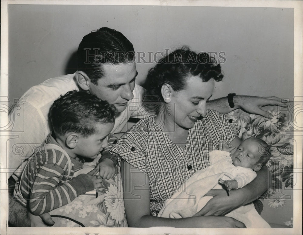 1946 Press Photo Jay Scott Glantz at Three Months Born Prematurely - neb49851 - Historic Images