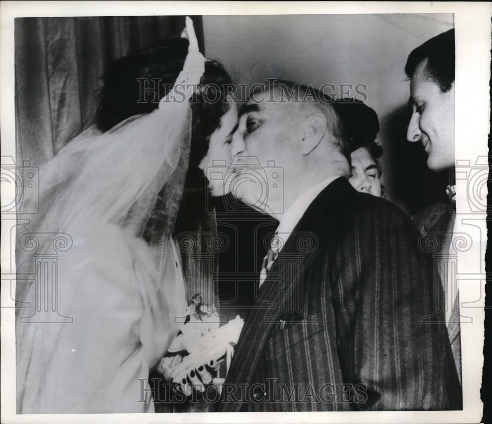 1946 Sen Joseph Guffey of Pa &amp; bride former Jean Wallace in D.C.. - Historic Images