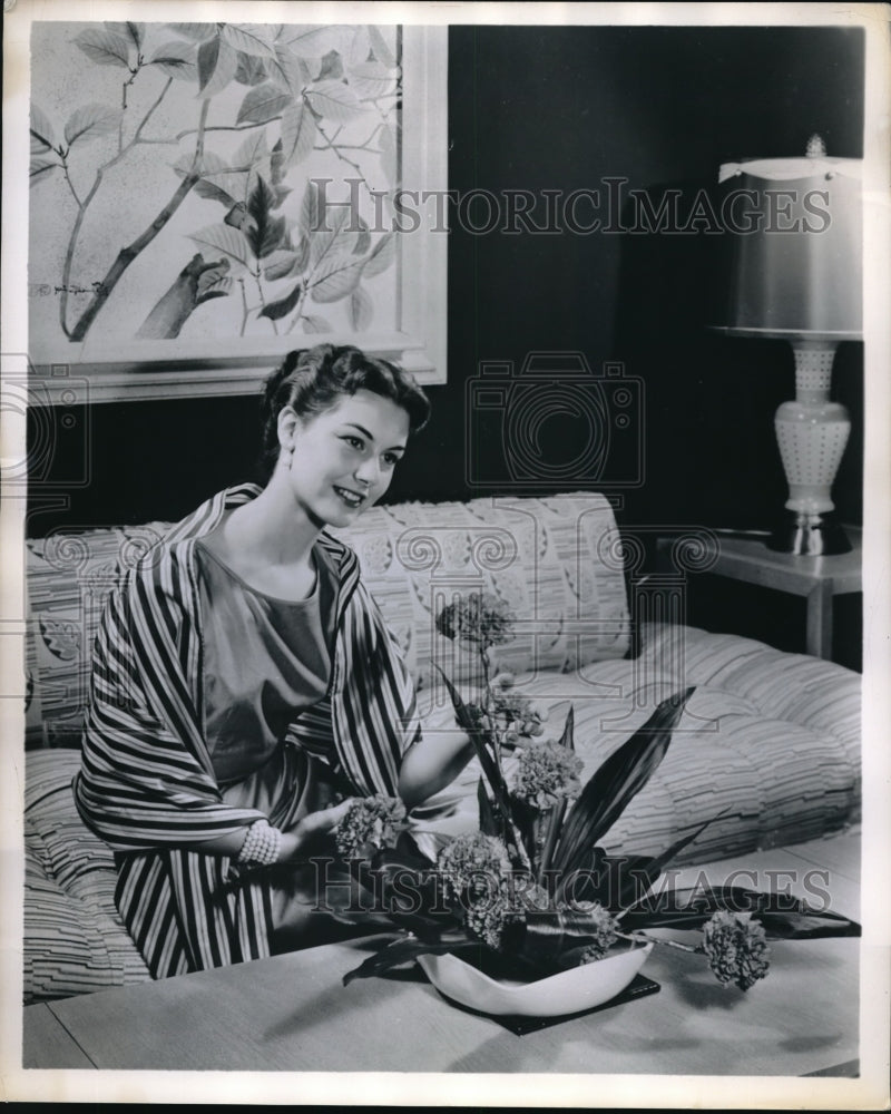 1951 Press Photo Red Carnations in a low bowl by Alyn Wayne - neb50286 - Historic Images