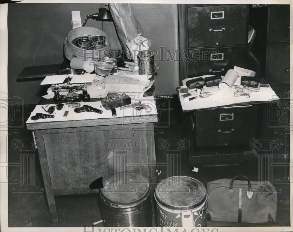 1938 Press Photo Home &amp; weapons of Joseph Flachlas in Cleveland - Historic Images