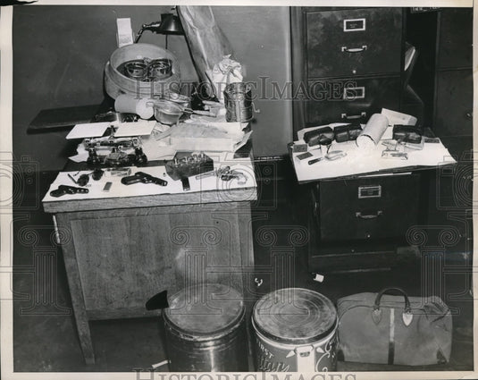 1938 Press Photo Home & weapons of Joseph Flachlas in Cleveland - Historic Images