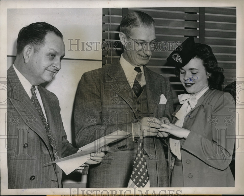 1946 Press Photo Thomas Banigan, Proxy Bridegroom to Grace Allen, Judge Tucker - Historic Images