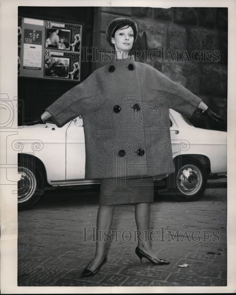 1961 Press Photo Florence, Italy Guidi fashions on a mannequin - neb50647-Historic Images