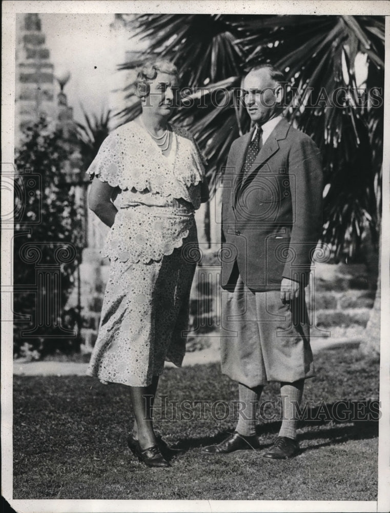 1932 Mr. and Mrs. A.B. Ferguson at Belmont Hotel in Bermuda - Historic Images