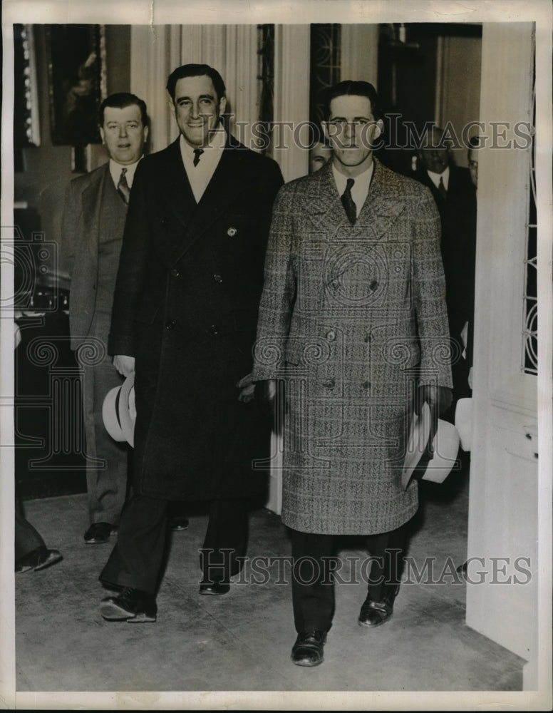 1934 Press Photo Louis Berreti, Clement F. Molway, leaving office of Gov. Ely - Historic Images