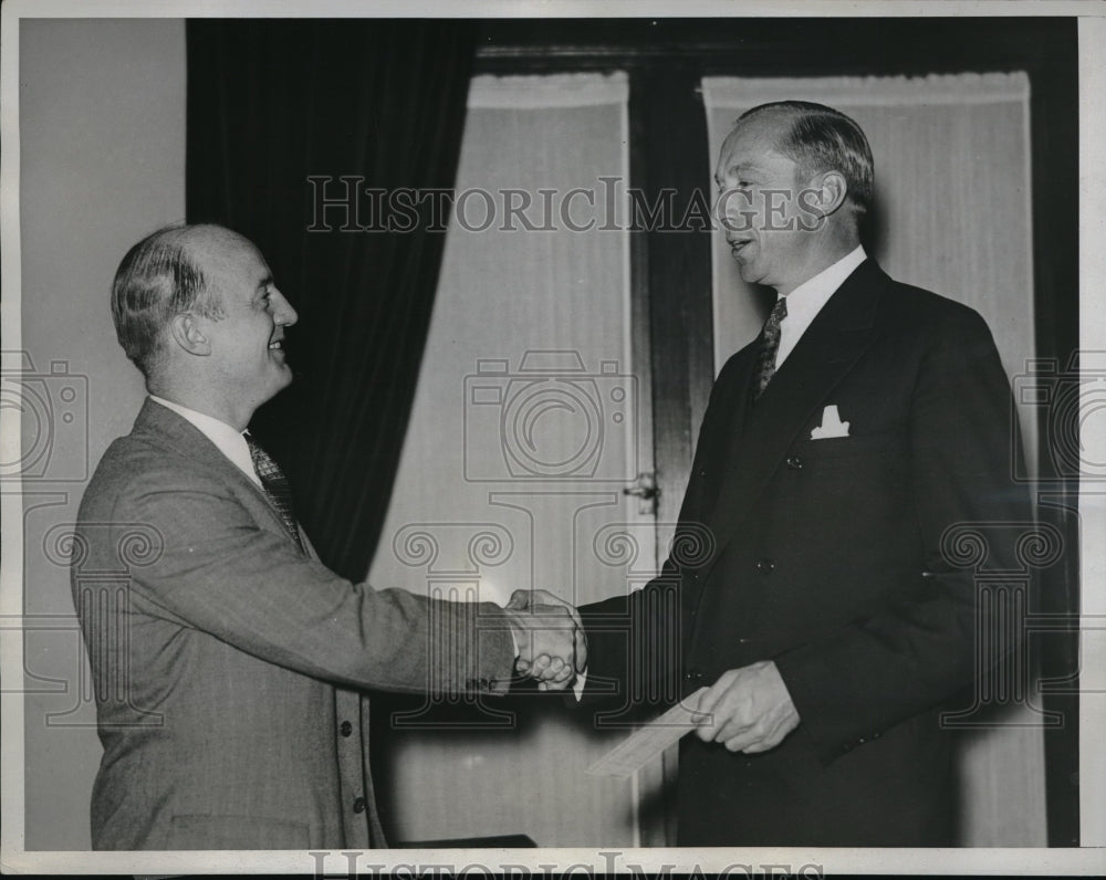 1933 Press Photo HC Bohack Jr, pres of Bohack stores & FC Lemmerman - neb51025 - Historic Images