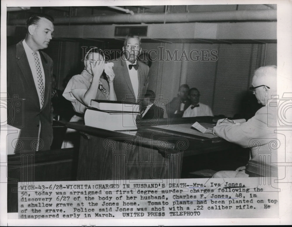 1956 Press Photo Mrs. Iva Jones Arraigned on Murder of Husband Charles F. Jones - Historic Images