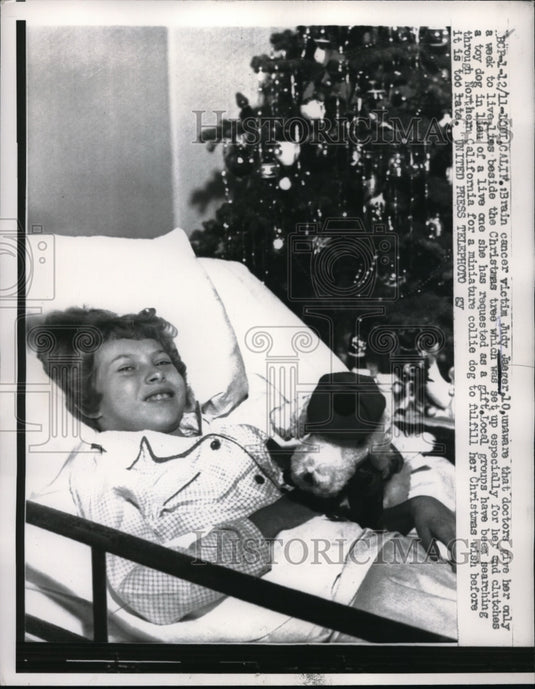 1956 Press Photo Judy Jager has her last Christmas as she has a week to live. - Historic Images