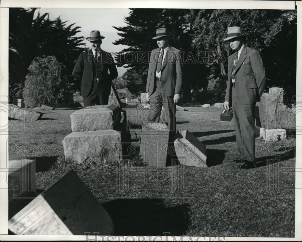 1941 Press Photo Mt. Hope Cemetery Superintendent P. C. Broell, C. O. Glick-Historic Images