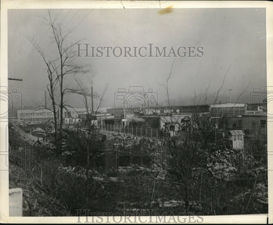 1942 USAAF buildings in Wash.D.C. area with security fencing - Historic Images