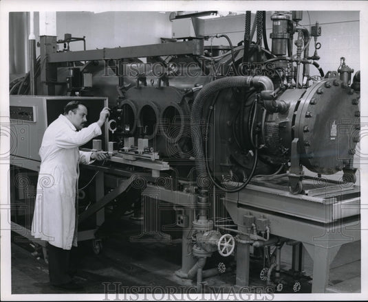 1962 Goodyear Aircraft Corp. researcher & arc heated win tunnel - Historic Images