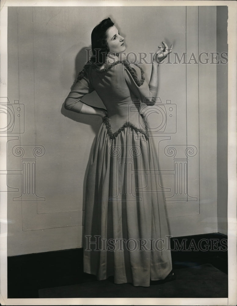 1939 Miss Grace Brechoff Dress Tore Amico - Historic Images