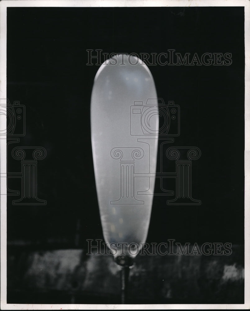 Press Photo Long Bubble Globe - neb51744 - Historic Images