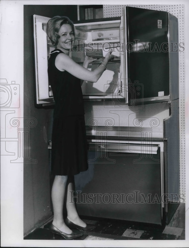 1966 Ann Ryan Prepares Dinner At Home  - Historic Images