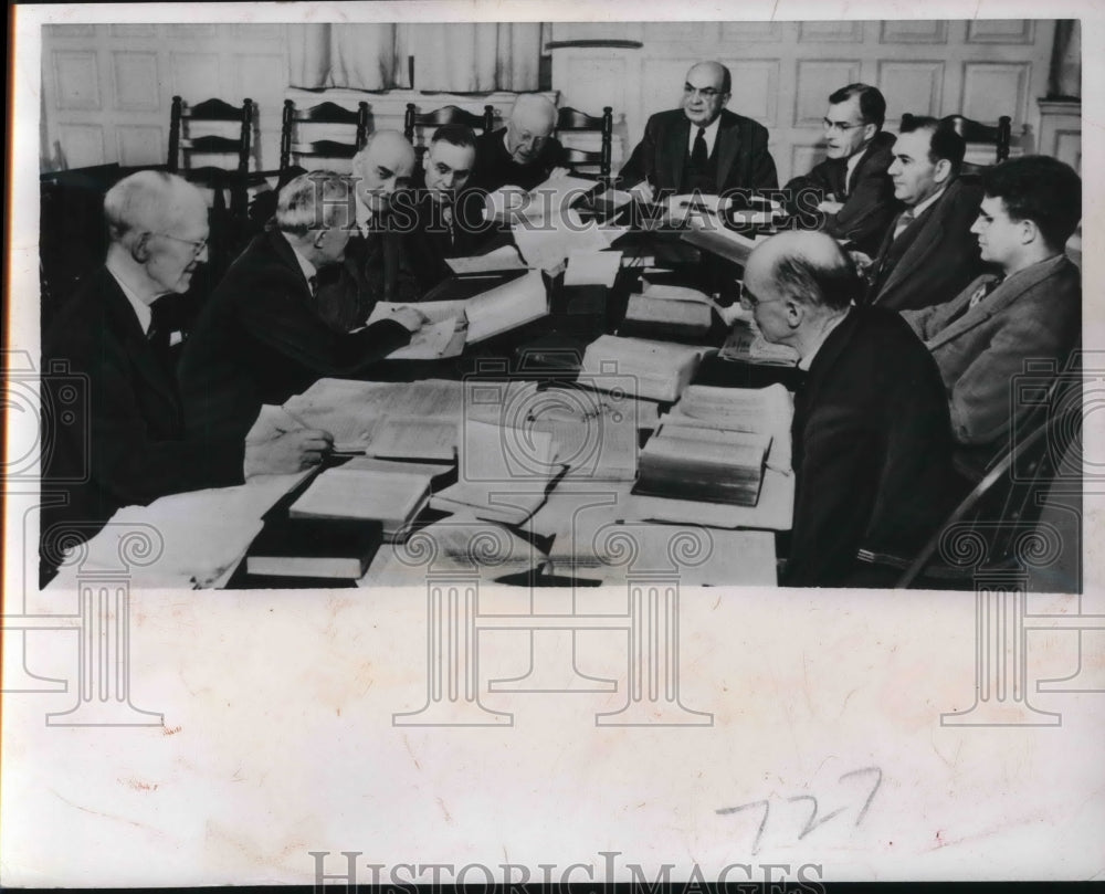 1952 Press Photo Bible Committee at Work at Yale Divinity School - Historic Images