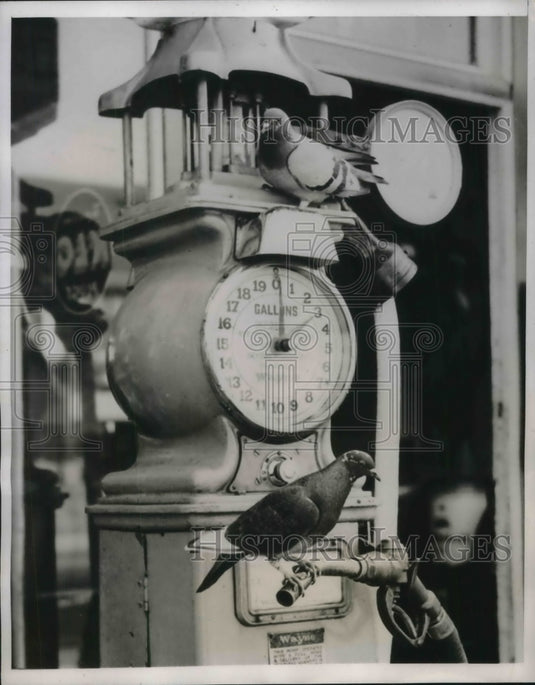 1938 Press Photo London Petrol Pump - Historic Images