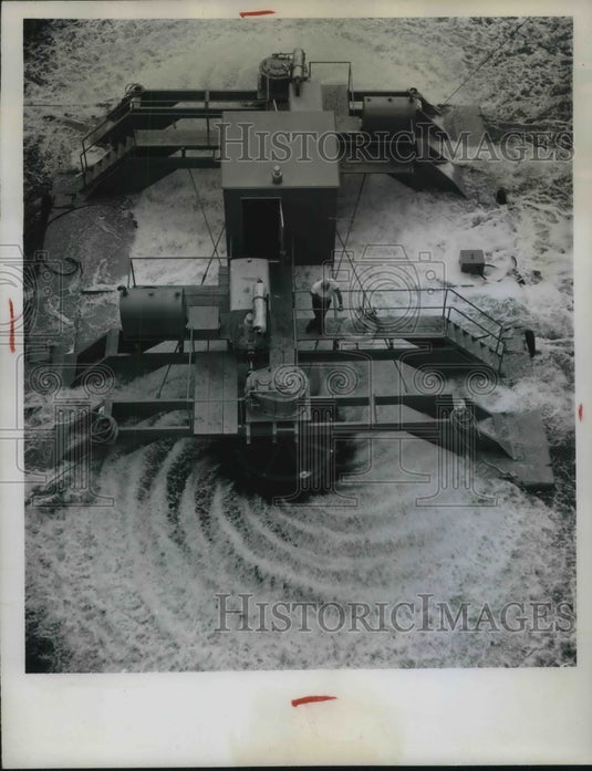 1962 Giant Aerator at Chicago's Sanitary District  - Historic Images