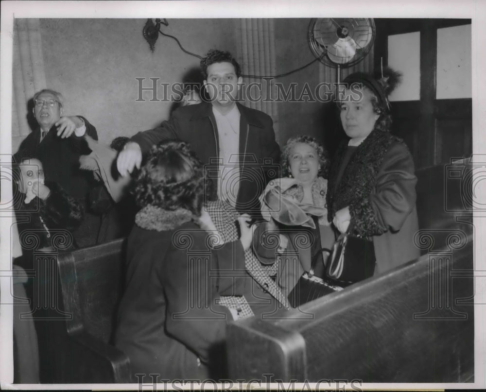 1952 Press Photo Joseph Criscions,Walter J. Pratl &amp; Richard Marvin During Trial - Historic Images