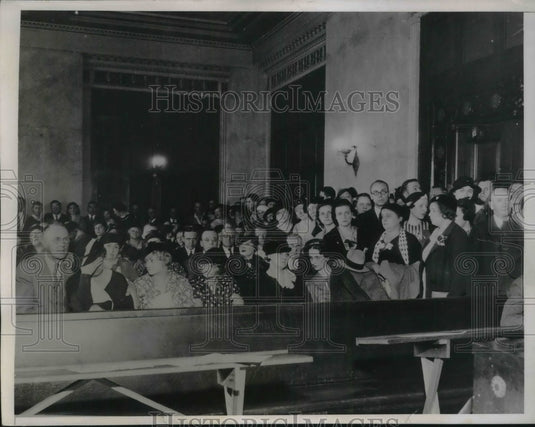 1935 Press Photo Mr. & Mrs. Andy Zenge In Front Row In Courtroom At Chicago-Historic Images