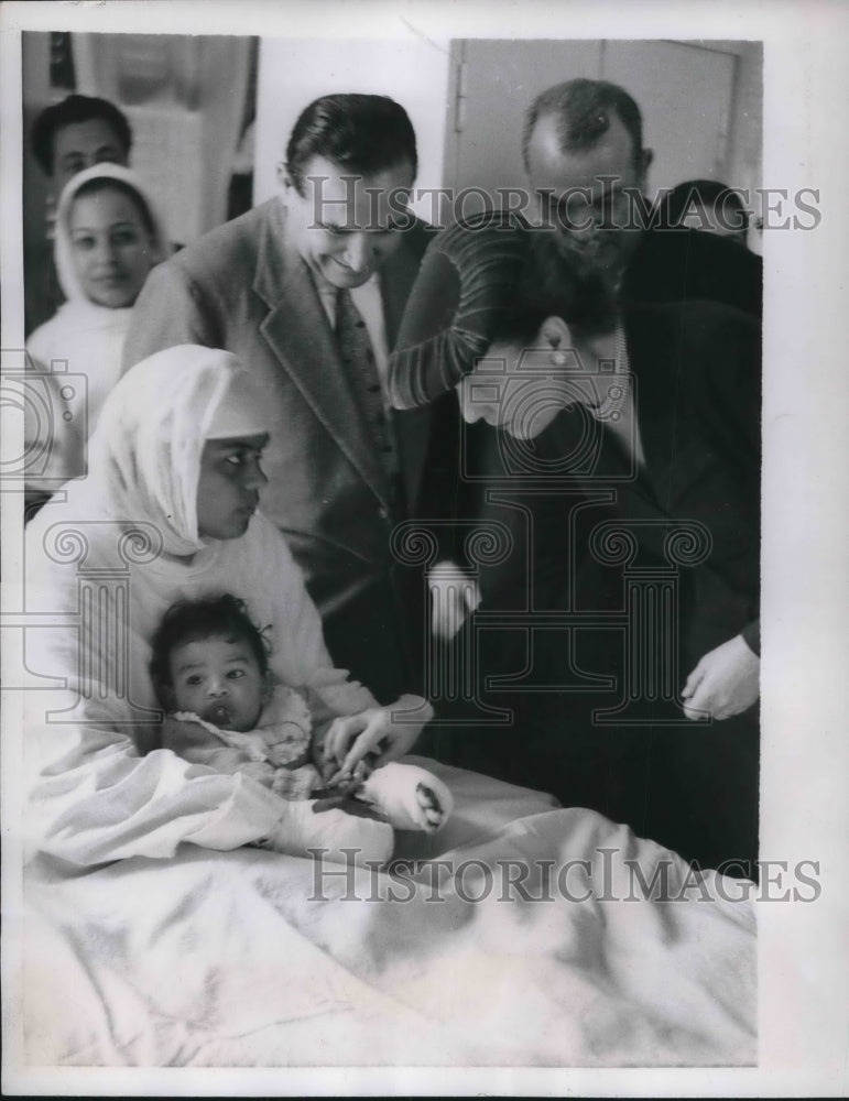 1957 Press Photo Port Said, Egypt British Laborite Dr Edith Summerskill visits - Historic Images