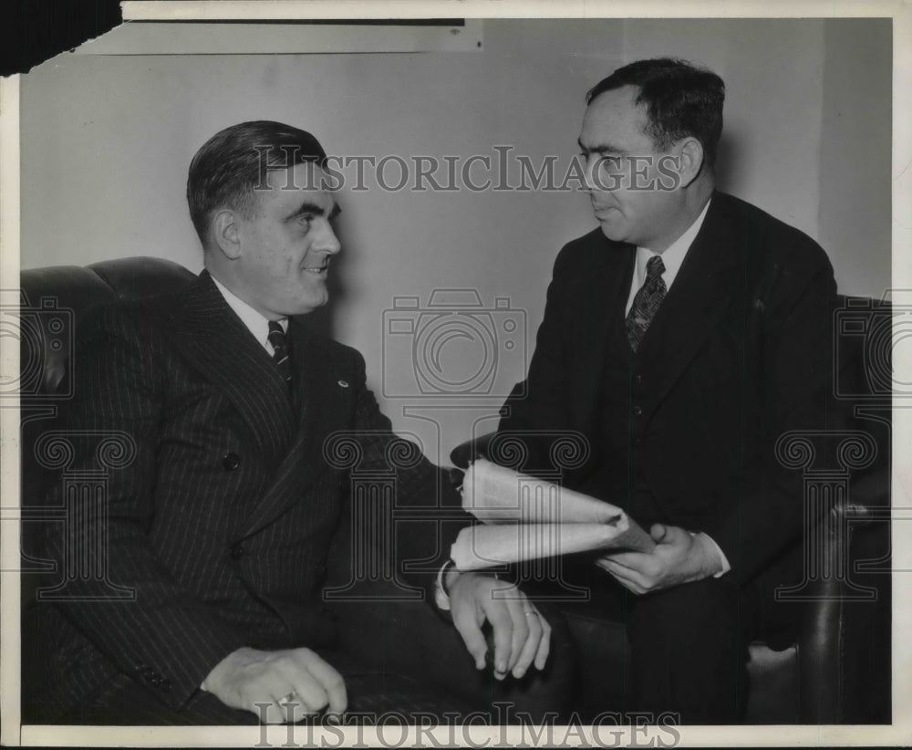 1936 Press Photo Lewis O Barrows Confers with Hon. Joseph W. Martin at GOP - Historic Images