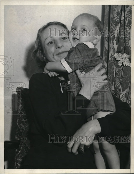 1937 Press Photo Mrs. Anna Marie O'Brien and son Jackie reunited - Historic Images