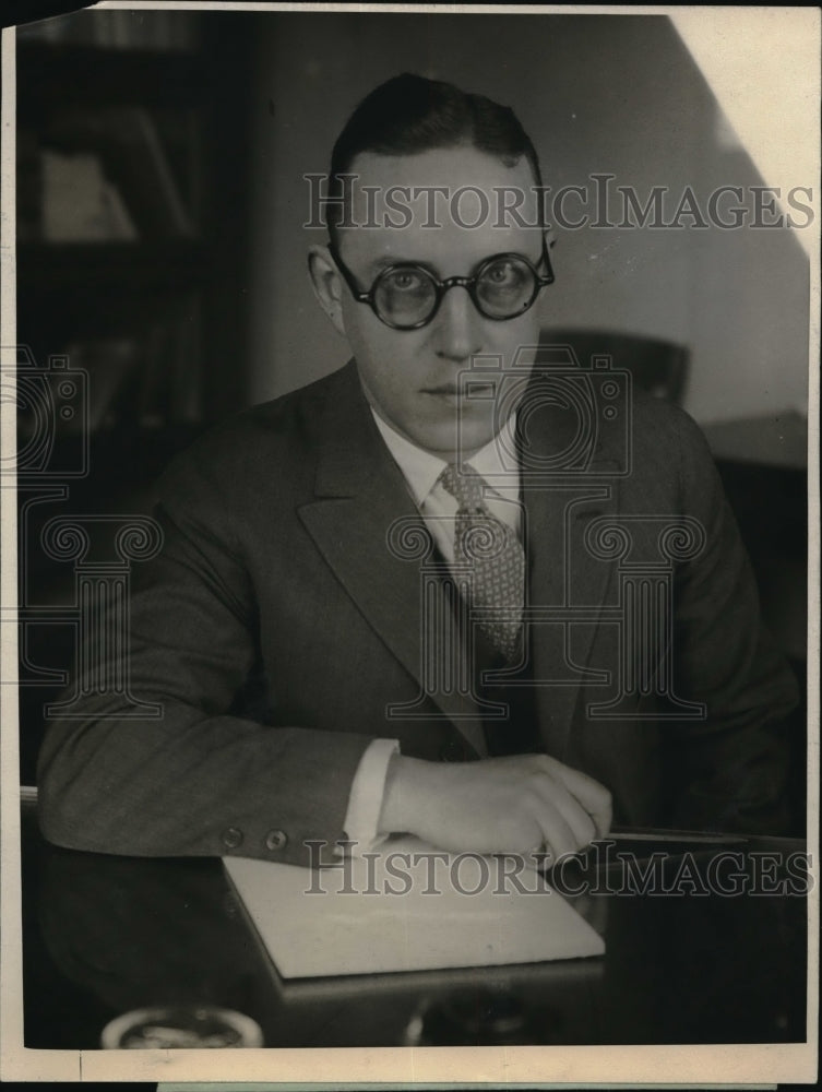 Press Photo A. Heath Onthank, Chief of Division of Domestic Commerce-Historic Images