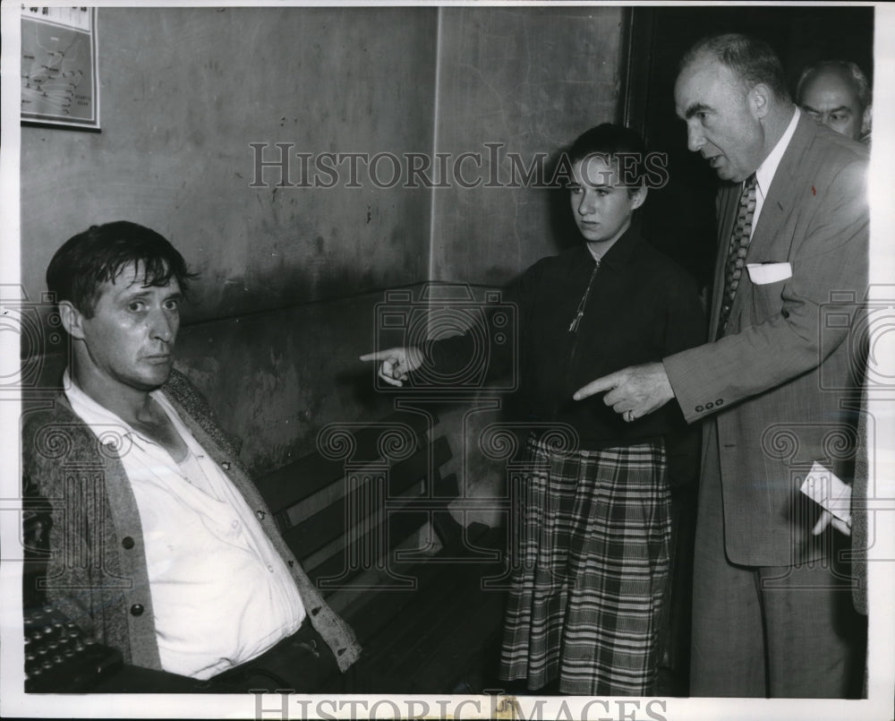 1957 Press Photo Jean Nycz 12, witness to stabbing identifies Joseph Caraher - Historic Images