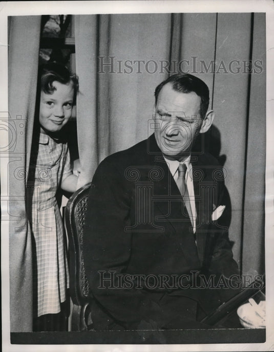 1951 Princess Benedikte Of Denmark Peeks In On Father King Frederick - Historic Images