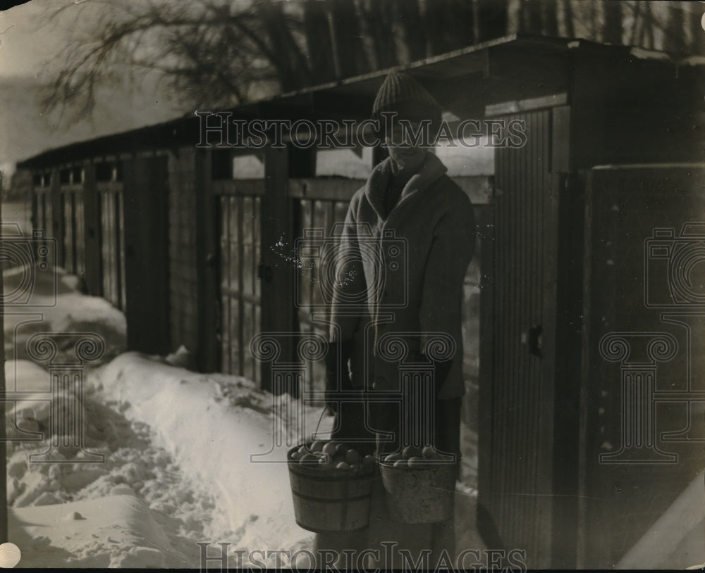 1928 Press Photo Snowy Bowman Poultry Farm-Historic Images