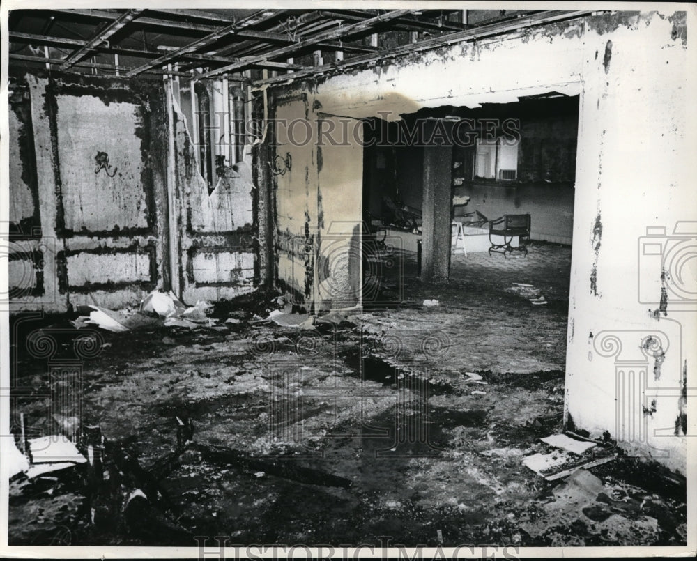 1971 Press Photo Burn Area of the Lobby of Pine Ridge Valley Arts in Willougby. - Historic Images