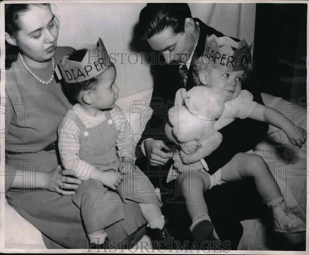 1947 Mrs Daniel Marazon holds his son Daniel &amp; William Anderson w/ - Historic Images