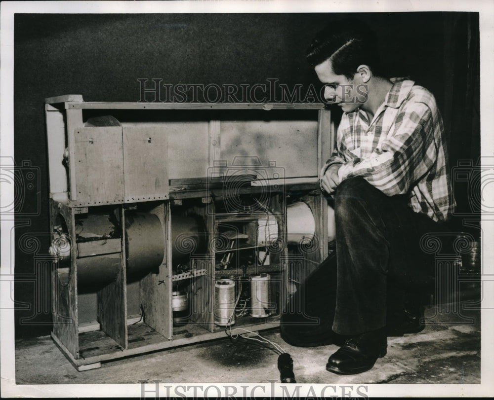 1952 Press PhotoYoung Scientist Paul Messinger of L.A. designed Wind Tunnel.-Historic Images