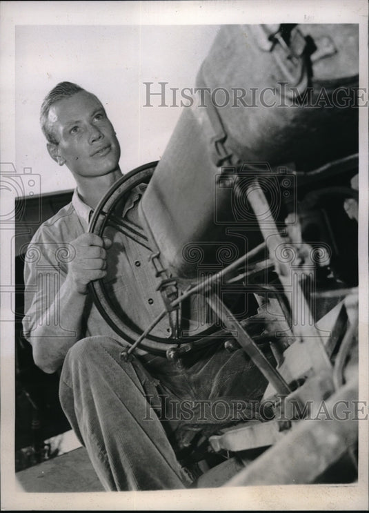 1938 Boater Joe Burk Back Home On His Fathers Farm Driving A Tractor - Historic Images