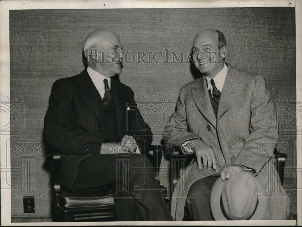 1932 Press Photo Walter H. Bennett and Henry Bruere, Bankers View Emigrant Bank - Historic Images