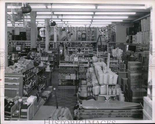 1957 Press Photo Giant Tiger Store