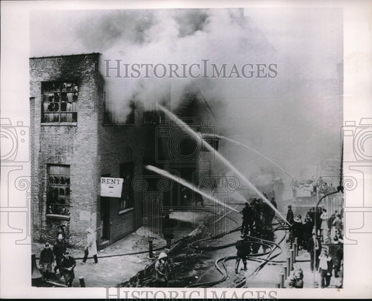 1953 Philadelphia, Pa firemen at Reliable Garage Co - Historic Images