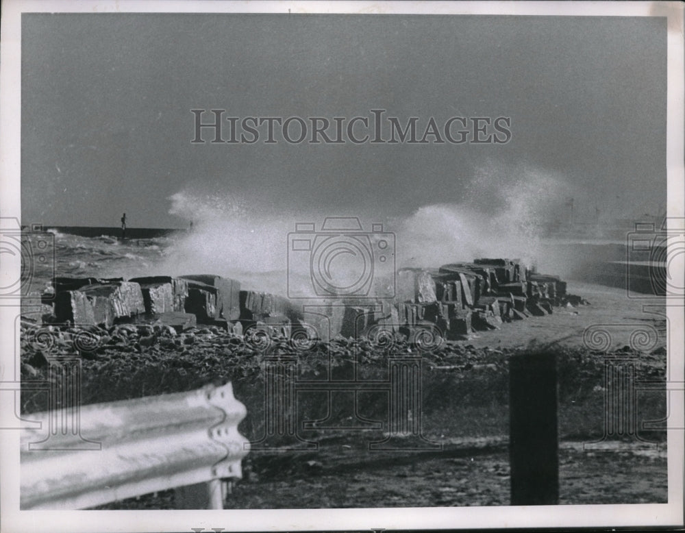 1951 Waves pound shore at Edgewater yacht basin, Cleveland, Ohio - Historic Images