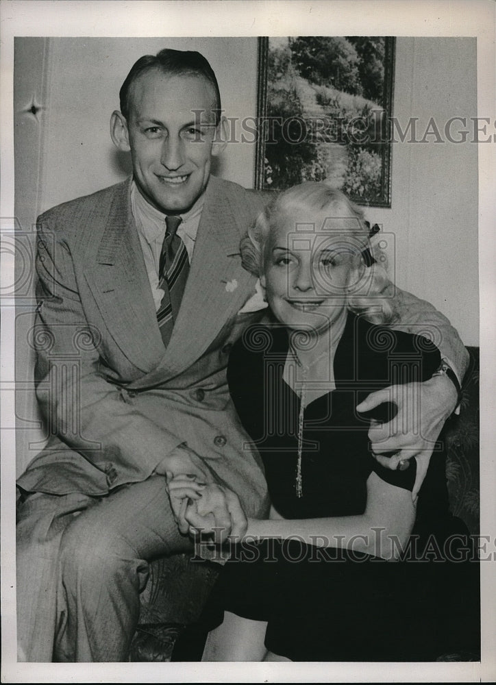 1939 Carson City, Nev Mrs Arieta Berry weds Albert J Foyt - Historic Images