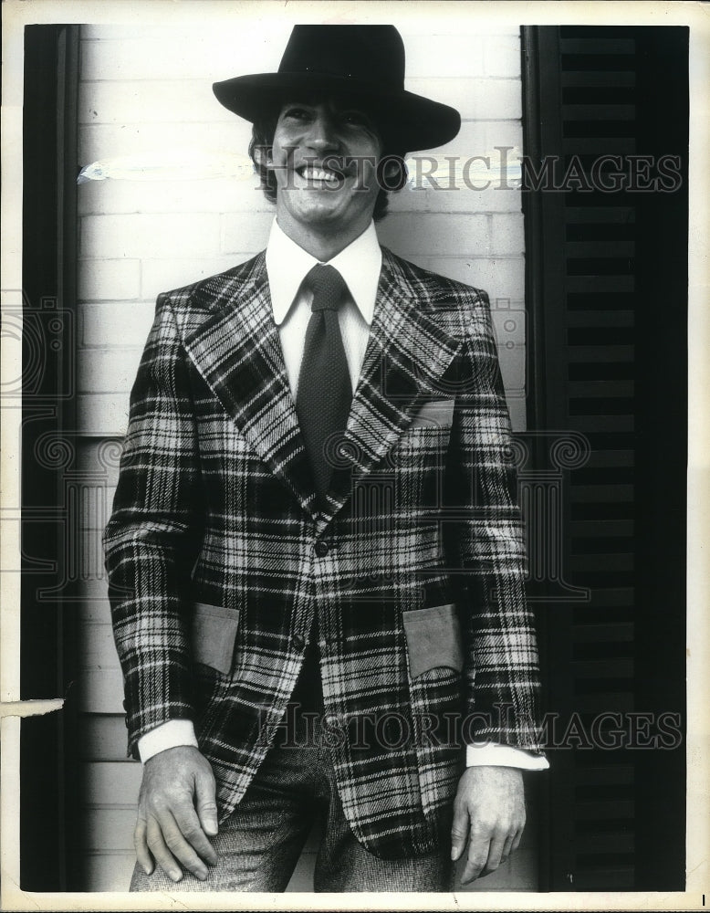 1972 Press Photo Brookfield Design sport coat - Historic Images