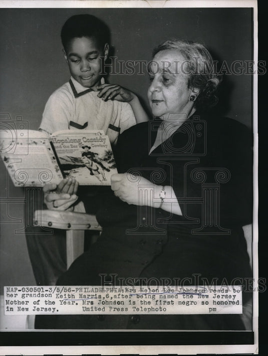 1956 Press Photo Mrs. Helen Lee Johnson reads to grandson Keith Harris-Historic Images