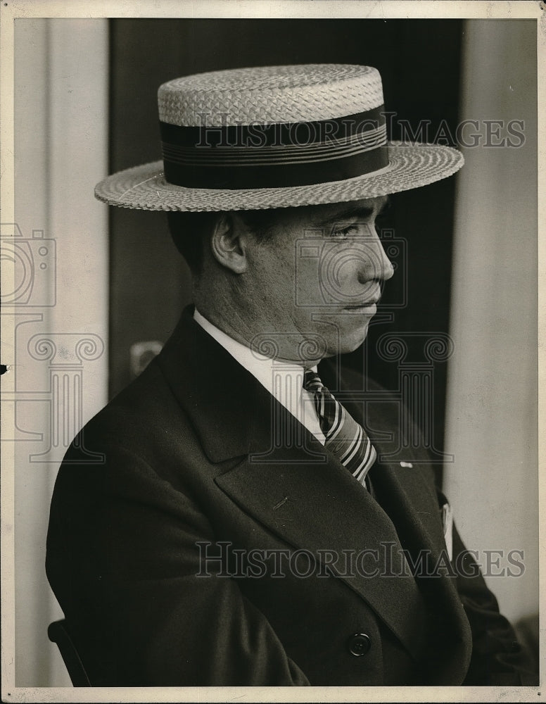 1926 Press Photo Man Wearing Braid Flat Top With Rimmed Straw Hat - Historic Images