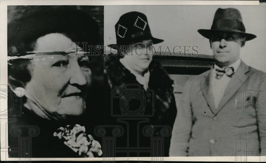 1939 Press Photo Green Bay, Wis, murderer Joe Devroy, dead wife & mom in lay-Historic Images